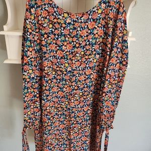 Brand new, with tags. Very cute shift style dress.